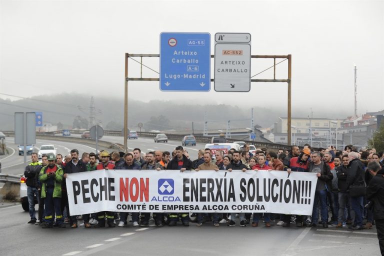 Obreiros de Alcoa San Cibrao acudirán este martes a Madrid e o 13 á manifestación da Coruña