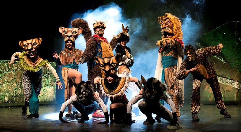 Axenda de ocio: o musical de ‘El Rey León’ e a feira de antigüidades da Pontenova animan decembro