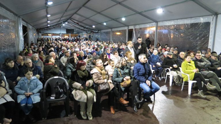 Campaña de Nadal “mellor do esperado” en Ribadeo, con case 3.000 persoas na Festa do Comercio