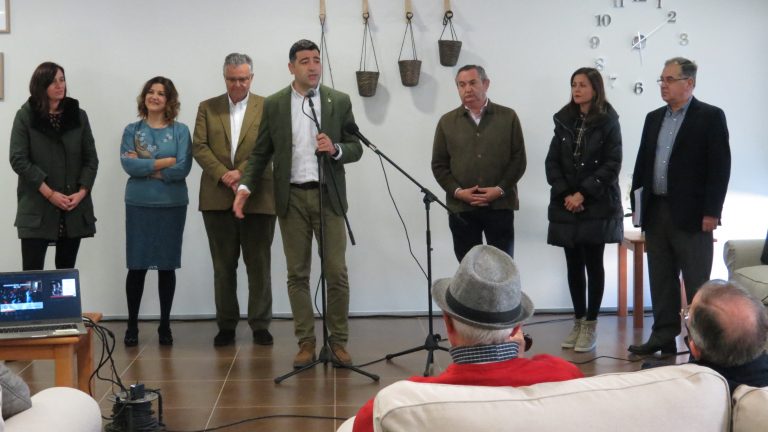 Concello de Foz e PSOE polemizan polos prazos da residencia e as axudas ao acceso
