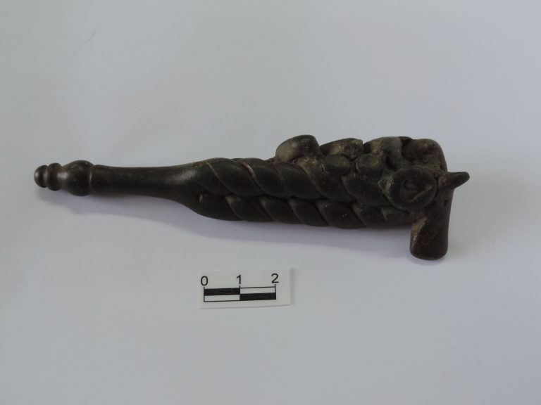 O Museo de Viladonga exporá o machado votivo de bronce do castro da Atalaia