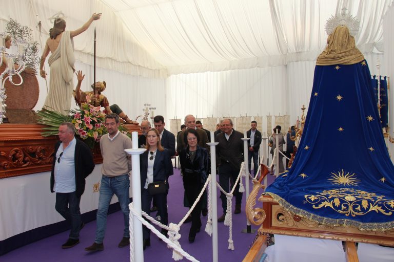 Ana Pastor compromete un museo da Semana Santa de Viveiro