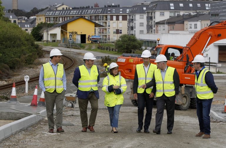 A ampliación da rúa Galdín, para aliviar o tráfico pesado en San Cibrao, rematará “en xullo”
