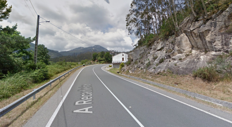Unha muller resulta ferida nunha saída de vía en Mondoñedo