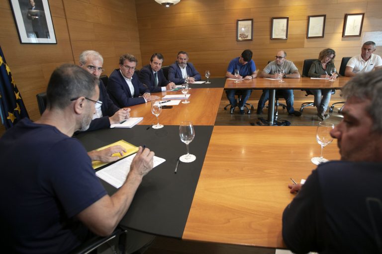 Xunta e obreiros de Alcoa instan ao Goberno a activar unha mesa de traballo “polo futuro de aluminio”