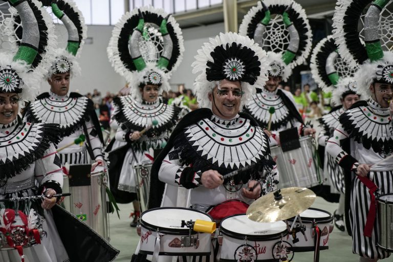 O Valadouro destinará máis de 3.500 euros a un desfile de Entroido “que medra ano tras ano”