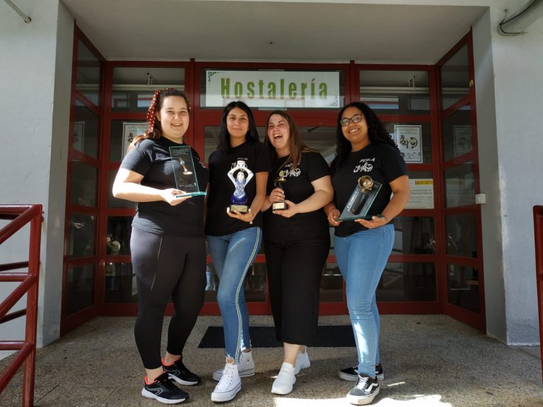 Catro alumnas do IES de Foz acadan premios de hostalería en campionatos galegos