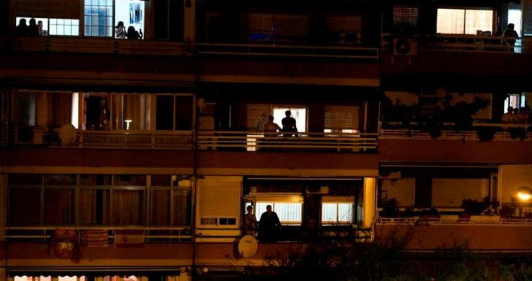 Diario de corentena: a Xestapo dos balcóns