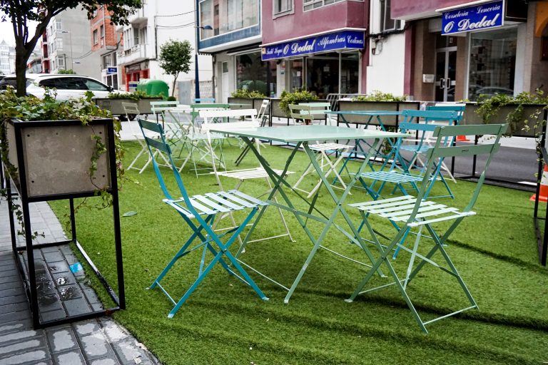 Burela modificará a ordenanza municipal para que bares e restaurantes non paguen polas terrazas