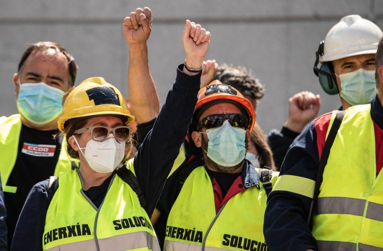 Xunta e Goberno emprazan a Alcoa a adiar o ERE ata o 28 de setembro e abordar unha venda a Liberty