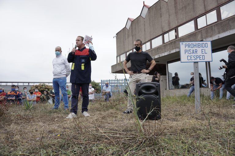 Os traballadores de Alcoa seguirán “apertando” con “mobilizacións e na rúa” por unha solución para Aluminio