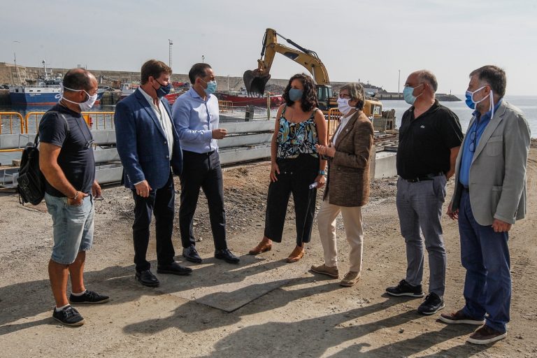 A Xunta prevé rematar a construción do segundo martelo do porto de Burela “no último trimestre” do ano