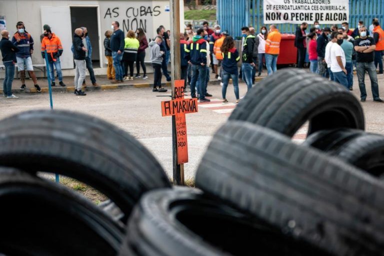 Os sindicatos inician as xestións para impugnar o ERE á espera da intervención de aluminio