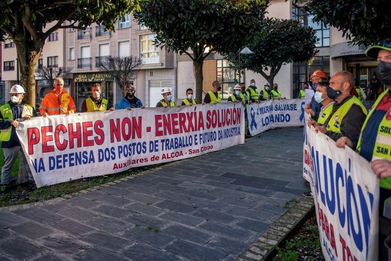 O comité de Alcoa, sobre a petición de levantar a folga: “sen fábrica non hai clientes”