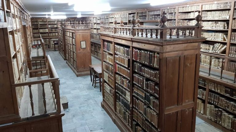 22 incunables… As xoias que oculta a biblioteca “Santa Catalina” de Mondoñedo