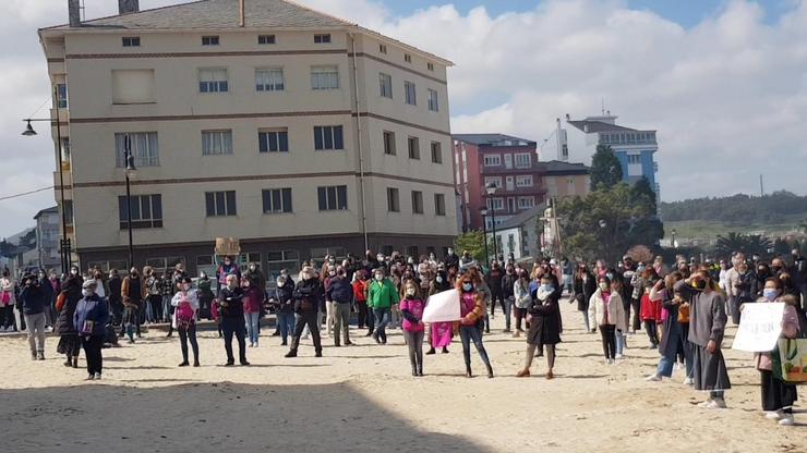 Multitudinaria manifestación en San Cibrao: “Pedimos que se faga xustiza cos vídeos da Maruxaina”