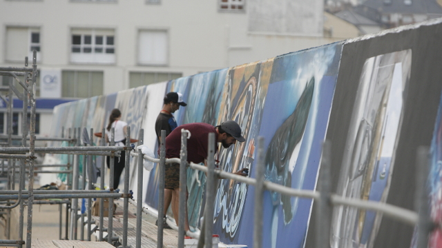 Os graffitis chegan aos máis novos: Burela organiza un obradoiro para iniciar aos nenos nesta disciplina