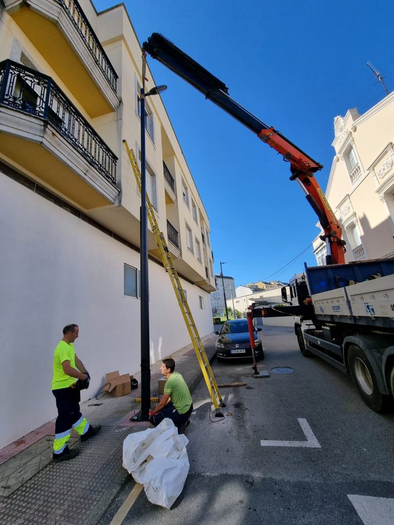 Ribadeo remata as obras de mellora do alumeado na rúa Picarolas