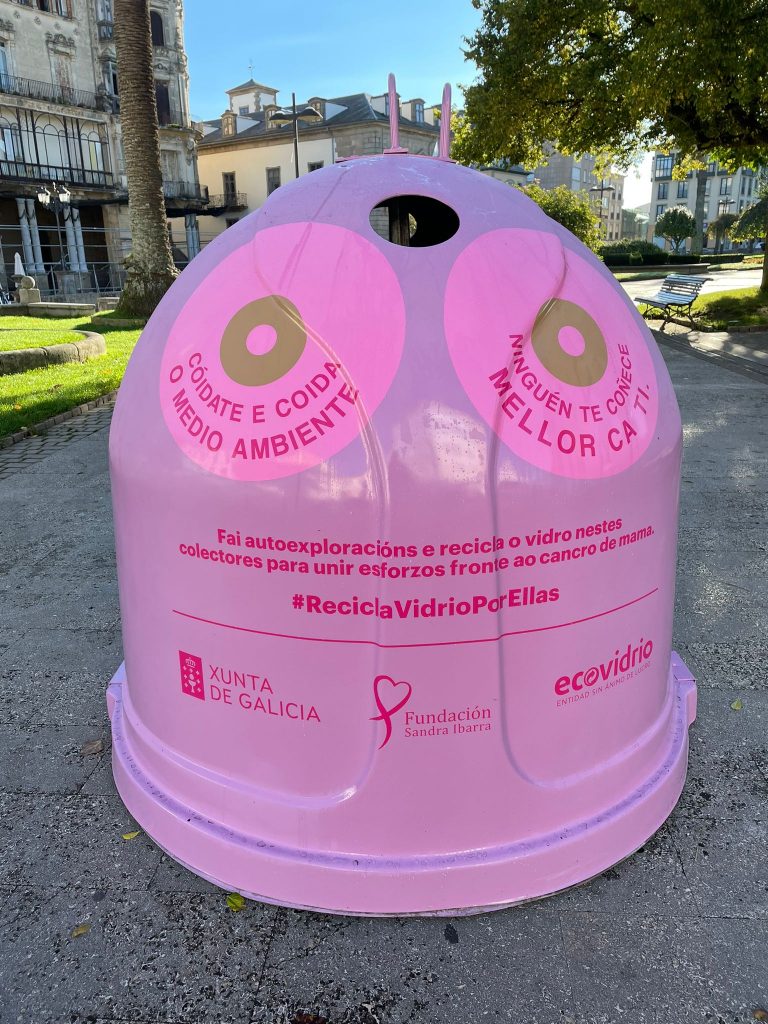Ribadeo instala un contedor rosa para concienciar sobre o cancro de mama