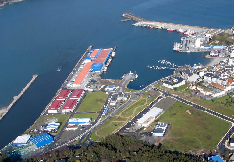 O Porto de Celeiro e a USC asinan un convenio de colaboración para o estudo da actividade económica das instalacións portuarias