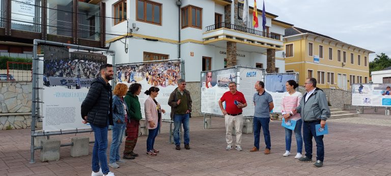 A praza do Concello de Barreiros acolle a mostra “Unha Nación, Unha Selección” coa colaboración da Deputación de Lugo