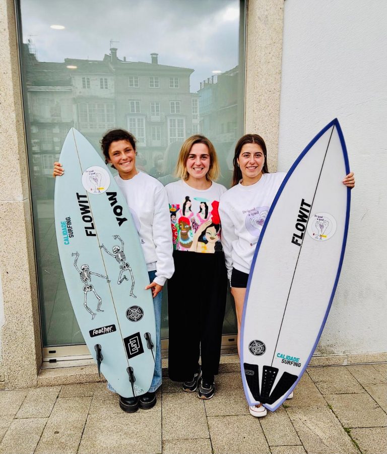 Viveiro reivindica as mulleres surfistas na primeira xornada do proxecto ‘O Deporte Non Ten Xénero’