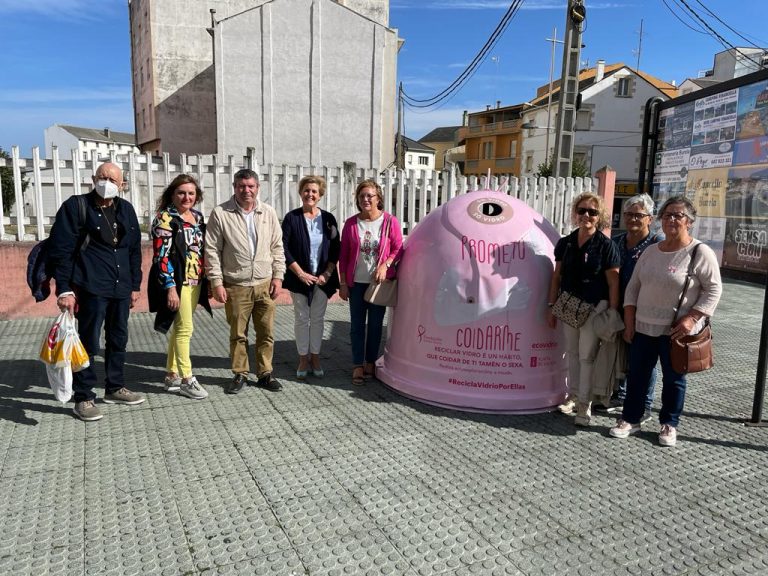 Instalado en Burela o contedor rosa da campaña solidaria “Recicla vidro por elas” contra o cancro de mama