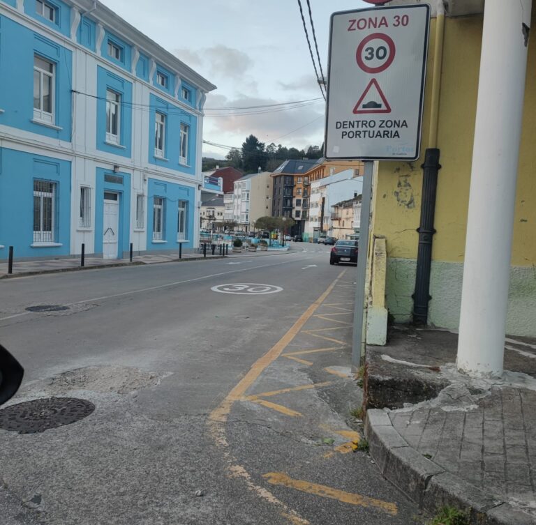 Piden ao presidente da Xunta desbloquear as obras na rúa do Porto de Celeiro